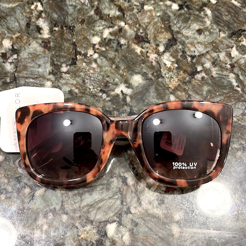 Ann Taylor Tortoise Shell sunglasses